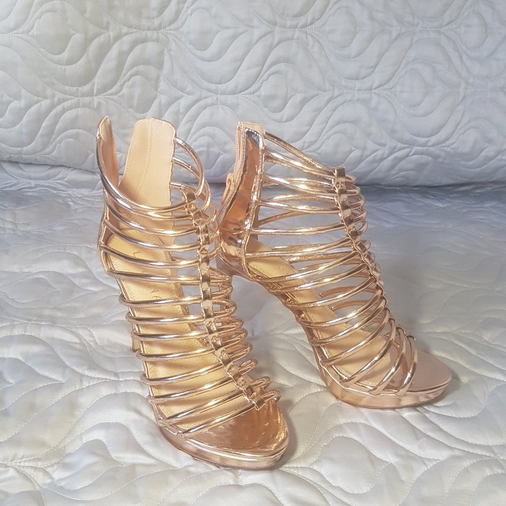 Lola shoetique heels 💥